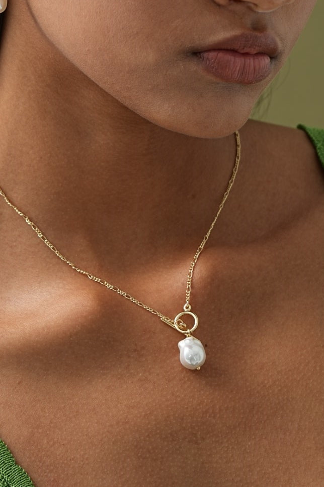 Elegant Guldhalsband med Pärlor