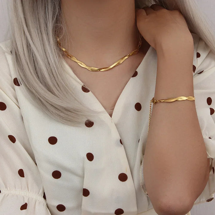 Tidlöst Set med Guldpläterat Halsband och Armband